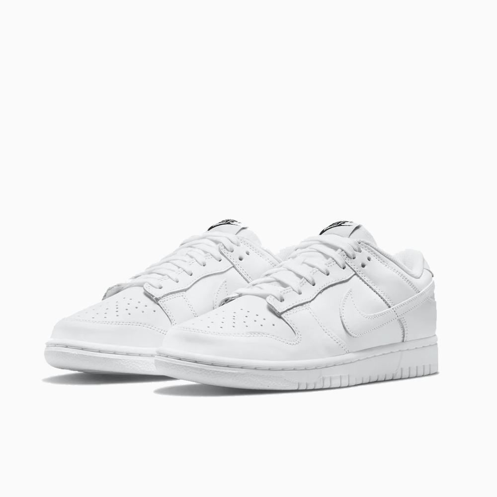 Nike SB Dunk Low Triple White Sneakers